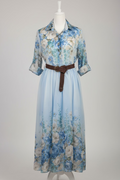 Kleid mit Blumenbuster, langen Ärmeln & Gürtel