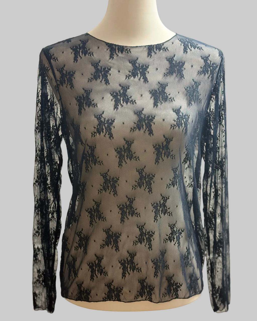 Top aus Spitze mit langem Arm
