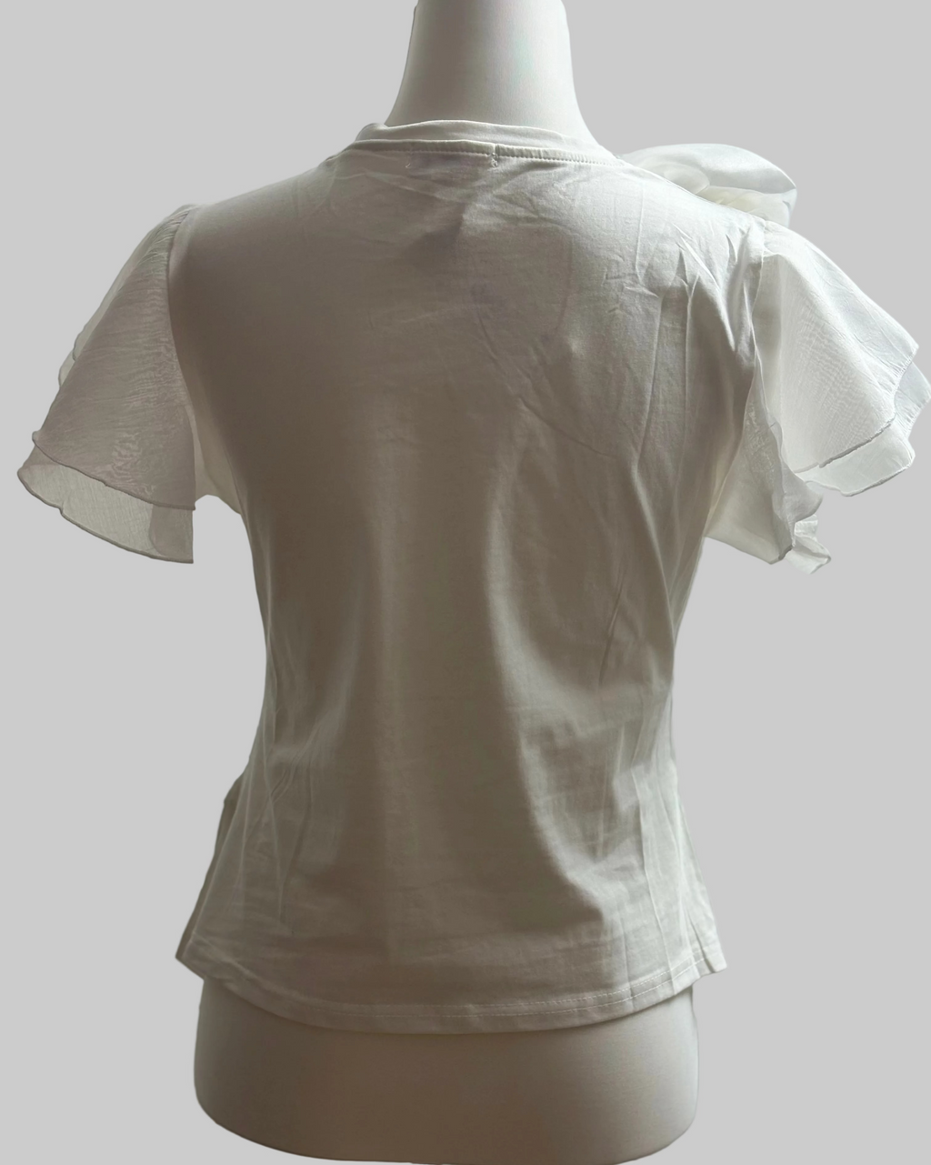 Blumen T-Shirt mit außergewöhnlichen Ärmeln und Spitzsaum