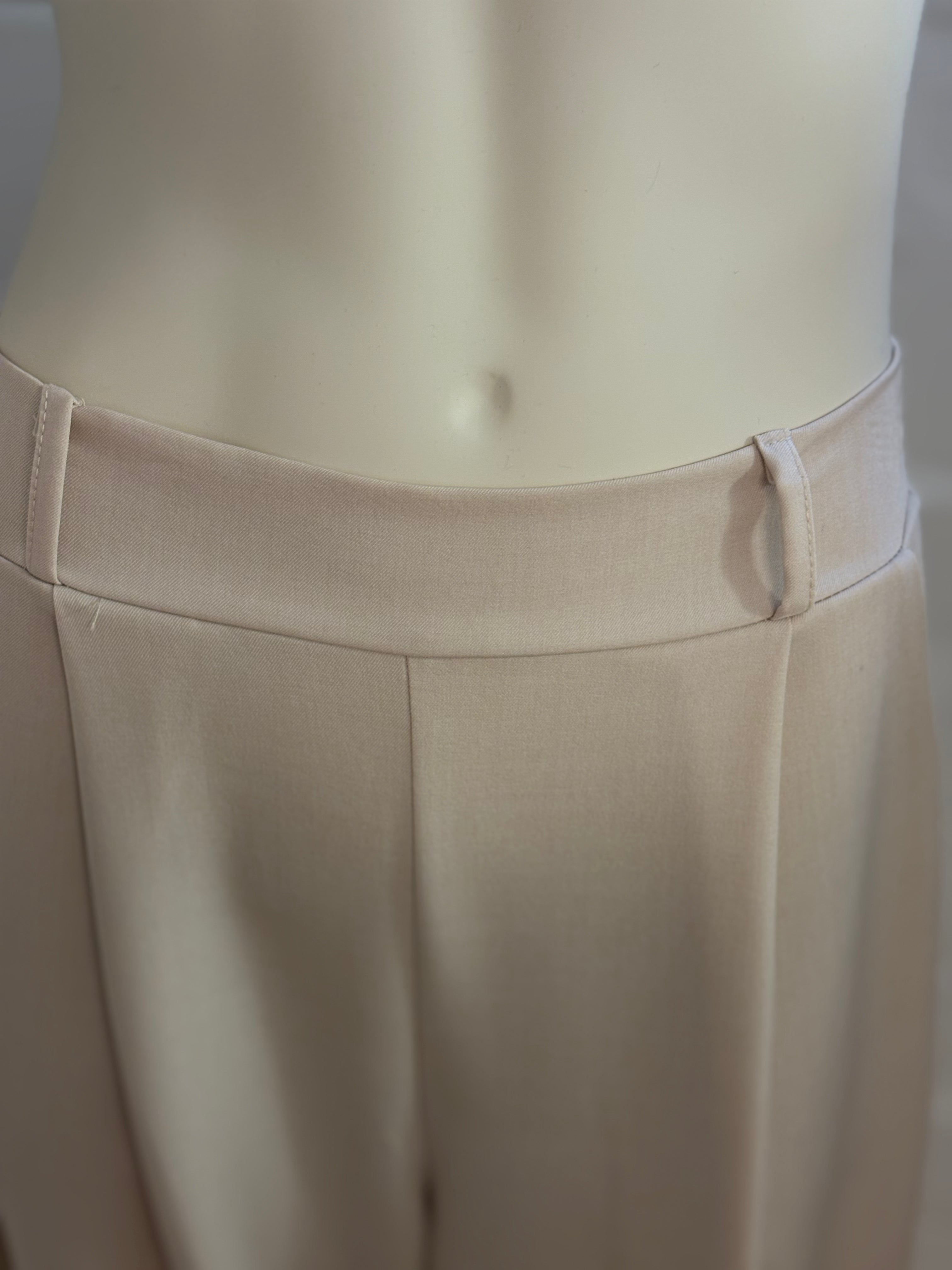 Zweiteiler: Blazer mit Bindegürtel & weiter Hose
