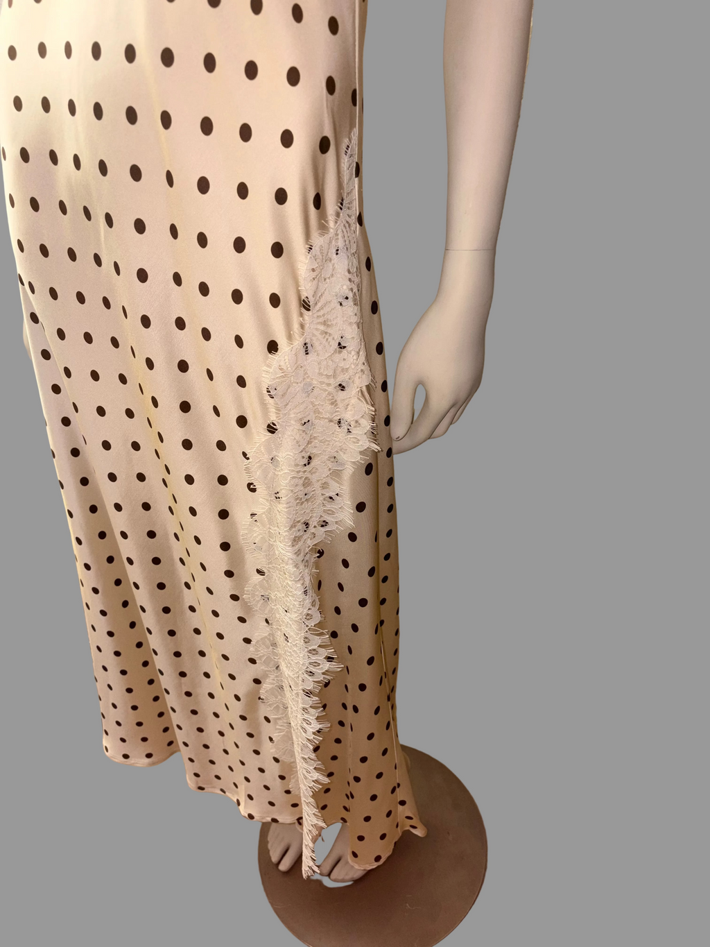 Kleid mit elegantem V-Ausschnitt