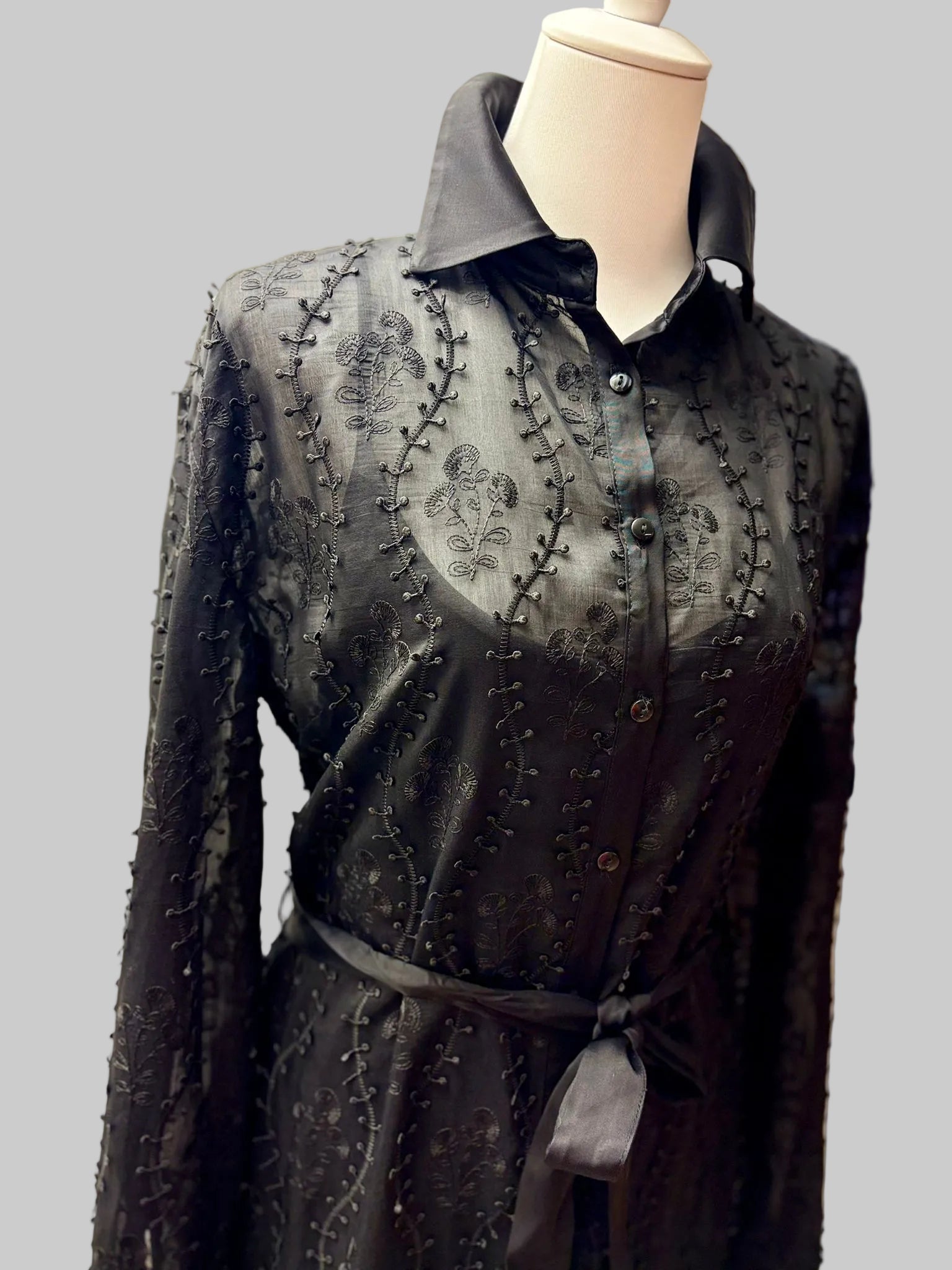 Kleid mit Knopfleiste & Unterkleid